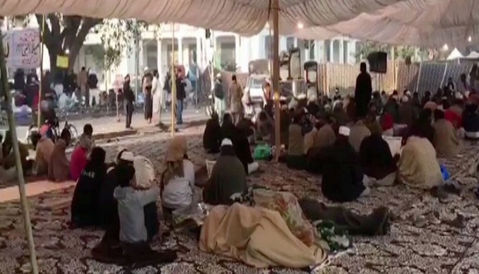 Lahore sit-in continues as over 450 protesters released from prisons across Punjab 