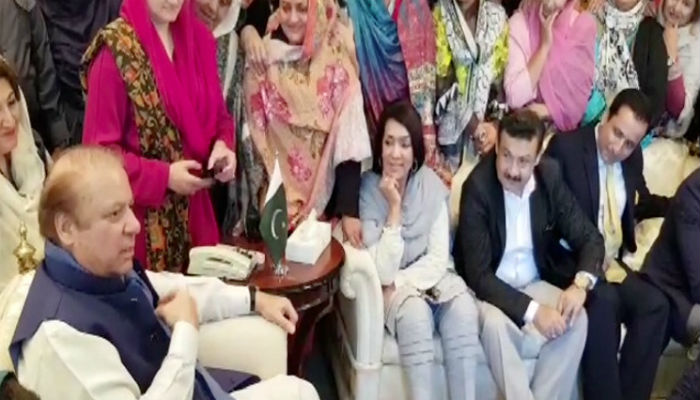 Former premier Nawaz Sharif, daughter depart for London Former premier Nawaz Sharif, daughter depart for London