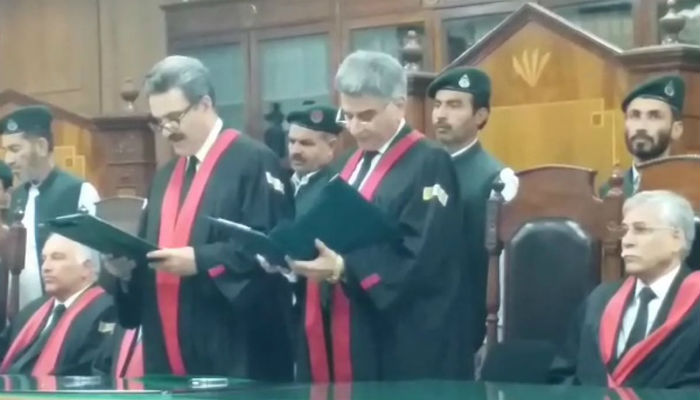 Peshawar High Court judge takes oath