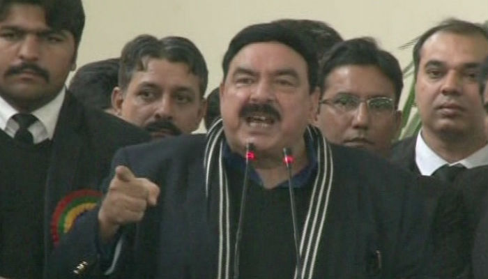 Shiekh Rasheed laments LHC Bar lawyers for 'fighting like politicians'