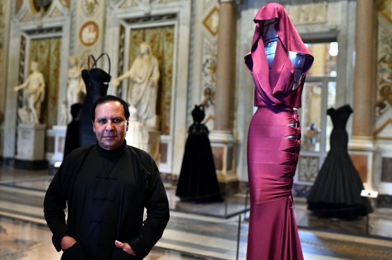 London museum to honour fashion giant Alaia with 2018 show