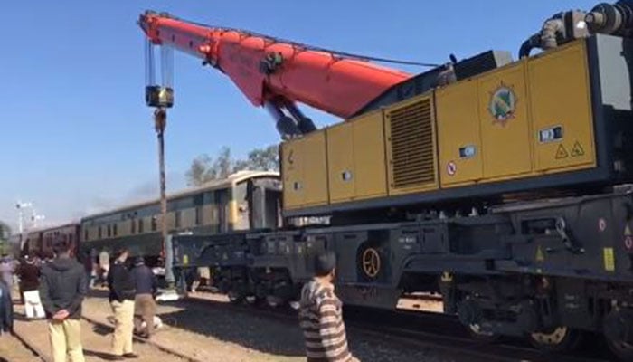 Khyber Mail's three carriages derail near Lahore 