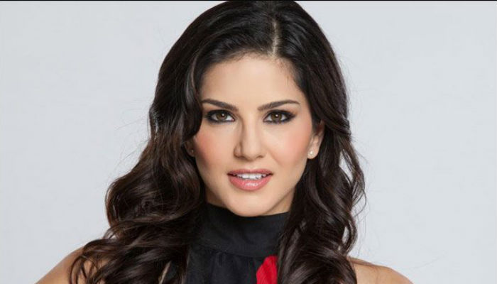 Indian protesters threaten to commit suicide over Sunny Leone's performance 