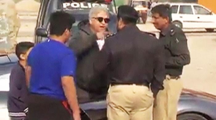 Video shows motorist misbehaving with Karachi police