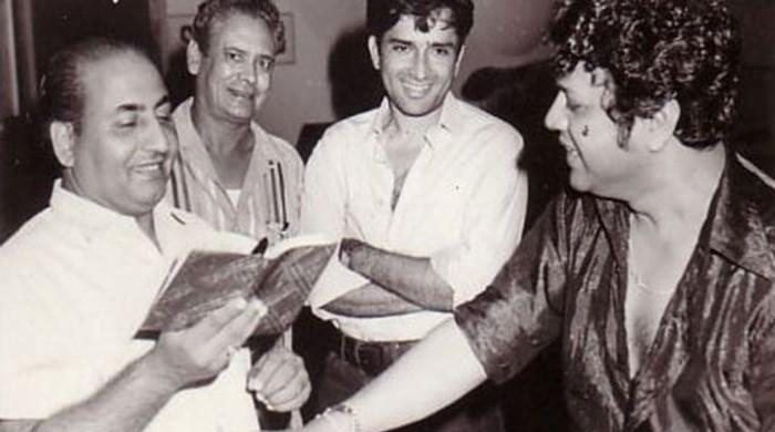 Muhammad Rafi’s birthday, in the presence of Shashi Kapoor