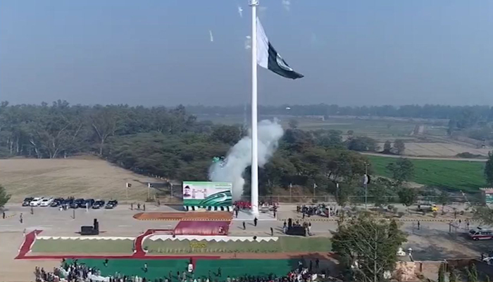 200-foot-high Pakistani flag hoisted at Pak-India border 