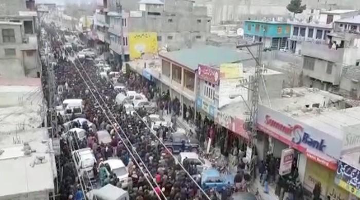 Strike against tax imposition in GB enters sixth day  Strike against tax imposition in GB enters sixth day