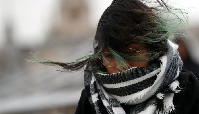 Wintry weather causes power cuts in Britain