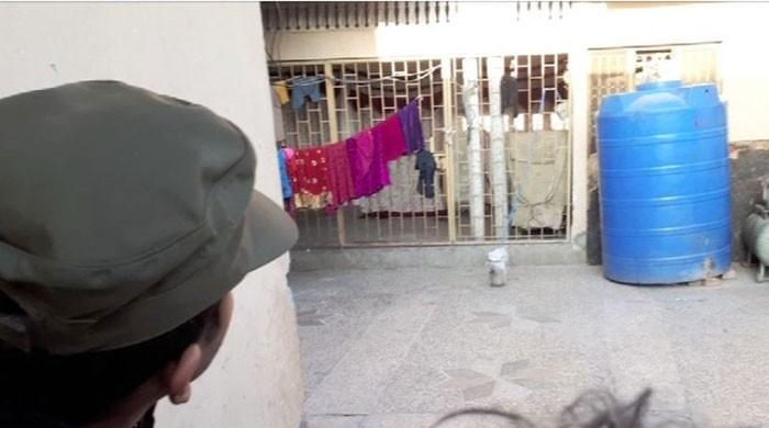 Man arrested after holding his family hostage in Rawalpindi Man arrested after holding his family hostage in Rawalpindi