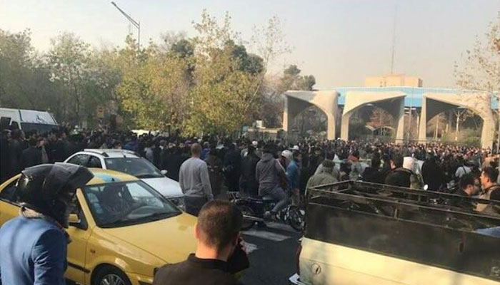 Iran temporarily restricts access to social media