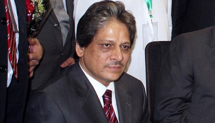 Musharraf did not order Iftikhar Chaudhry's confinement: Dr Ishrat-ul-Ebad