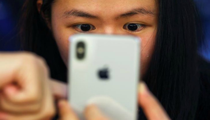 iPhone addiction may be a virtue for investors