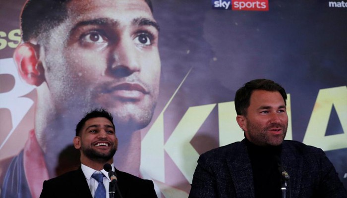 Boxer Amir Khan returns to training for upcoming fight 