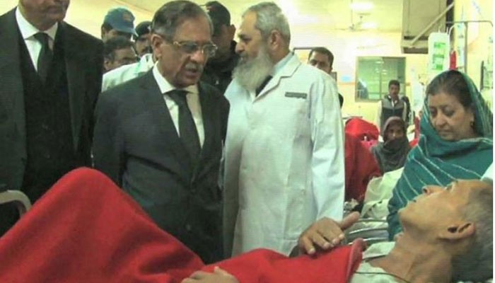 CJP pays surprise visit to public hospitals, medical college in Lahore 