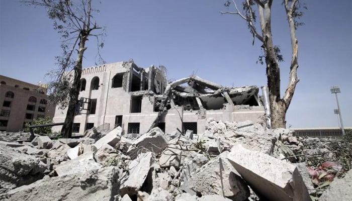 Houthis target Saudi oil tanker off Yemen Houthis target Saudi oil tanker off Yemen
