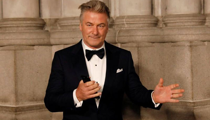 Alec Baldwin defends filmmaker Woody Allen as Hollywood backs away