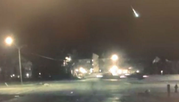 Aliens, apocalypse, lightning? ... No, just a meteor rocking Michigan