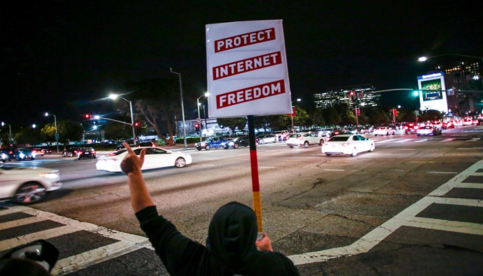 21 US states sue to keep net neutrality as Senate Democrats reach 50 votes