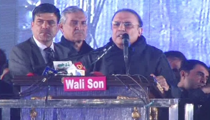 Zardari questions Nawaz's claim of being victimised
