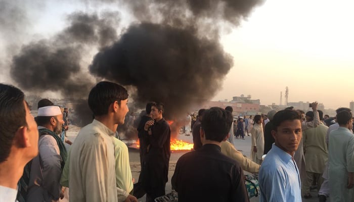 Naqeebullah killing: Super Highway cleared for traffic after protesters disperse