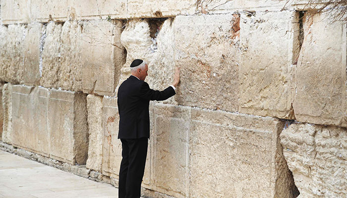 Pence visits Western Wall after pro-Israel speech
