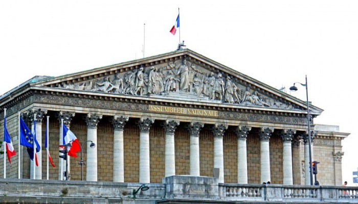 French lawmakers vote for ´right to make mistakes´