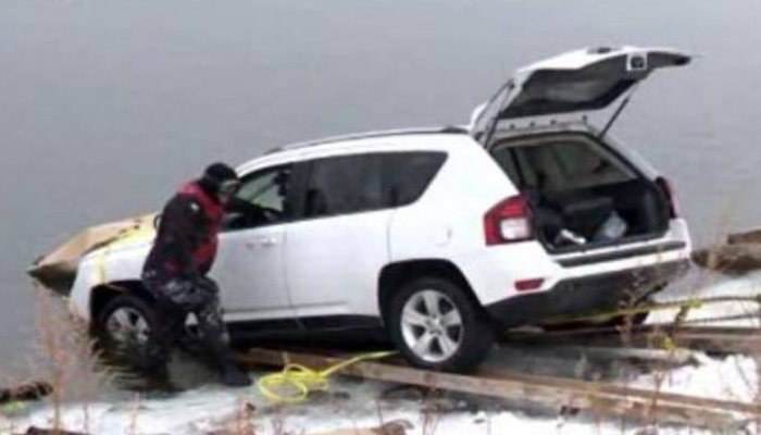 Take the next U-turn: US driver following GPS plunges into lake