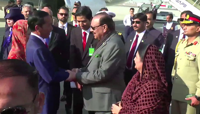 Indonesian President Joko Widodo arrives in Pakistan