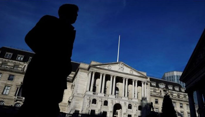 UK economy unexpectedly picks up speed but Brexit effect felt