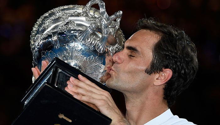 Blog: Federer makes history again