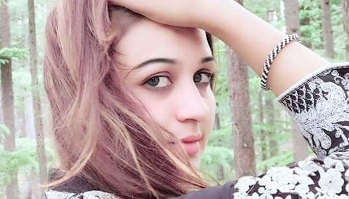 Pashto stage actress Reshma shot dead by husband in Nowshera