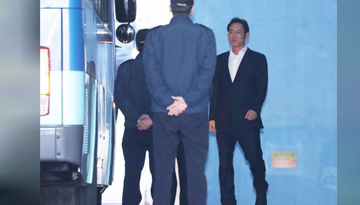 Samsung heir walks free after appeals court quashes bribery charges Samsung heir walks free after appeals court quashes bribery charges