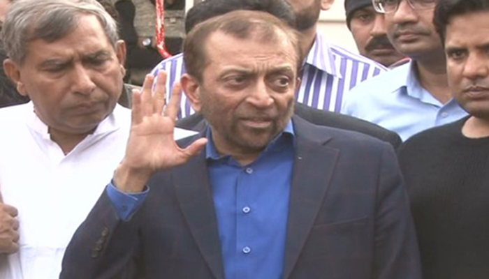 Farooq Sattar addresses media in Karachi