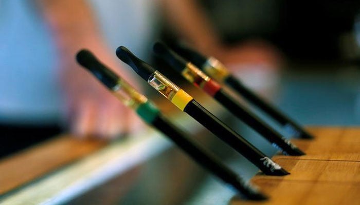 Even without nicotine, e-cigarettes can still damage lungs