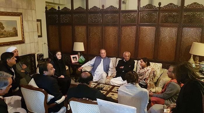 Nawaz Sharif, Maryam visit Asma Jahangir’s residence