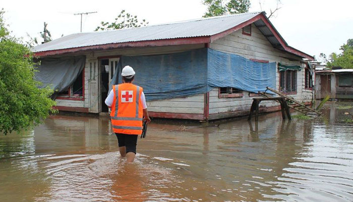 Blackouts, flooding as cyclone batters Tongan capital
