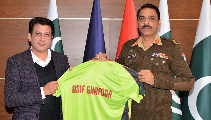 DG ISPR lauds Lahore Qalandars' players development efforts