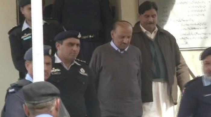 ETPB ex-chief Asif Hashmi arrested from Supreme Court ETPB ex-chief Asif Hashmi arrested from Supreme Court