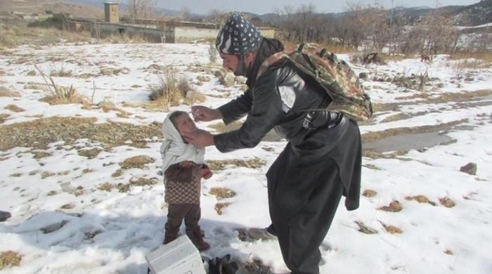 Polio campaign in South Waziristan amid heavy snowfall Polio campaign in South Waziristan amid heavy snowfall