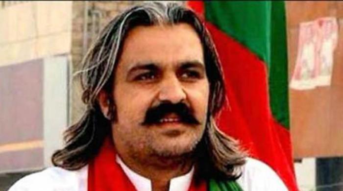 Court orders to file case against Gandapur for issuing dishonoured cheque Court orders to file case against Gandapur for issuing dishonoured cheque
