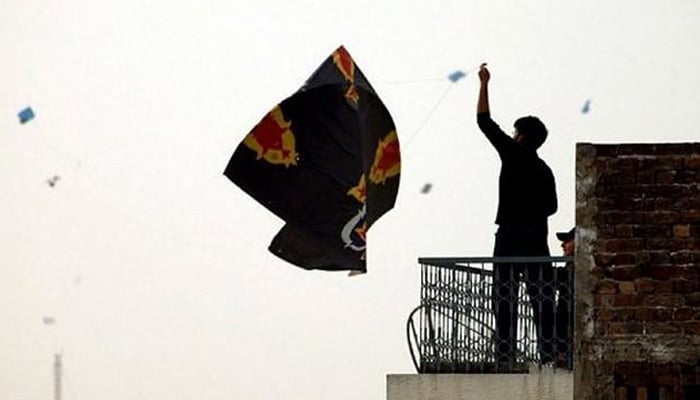 Strung in: Police detain 52 in operation against kite-sellers in Rawalpindi
