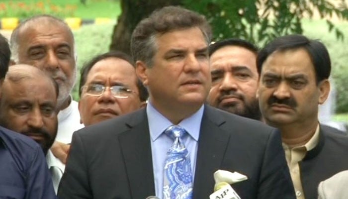 SC indicts Federal Privatisation Minister Daniyal Aziz for contempt 