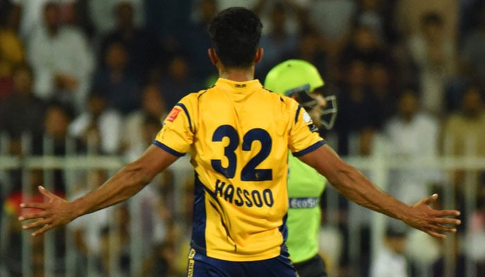 Zalmi crush Qalandars by 10 wickets 