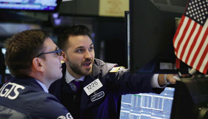 Wall Street falls, on track for weekly losses on trade war fears