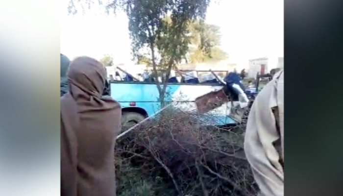 Four dead after bus, dumper collide near Chakwal 