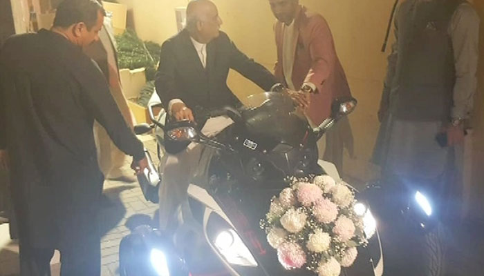 Khursheed Shah's entry at son's wedding a break from tradition