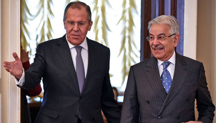 With gas and diplomacy, Russia embraces Cold War foe Pakistan