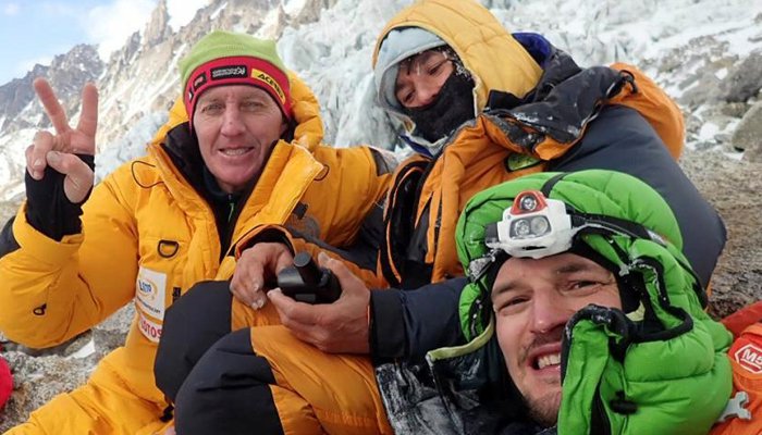 Climber recounts terrible choice on Pakistan's 'killer mountain'
