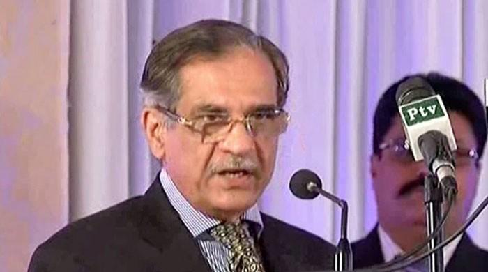 CJP laments lack of information on Pakistanis' names in Panama, Paradise leaks