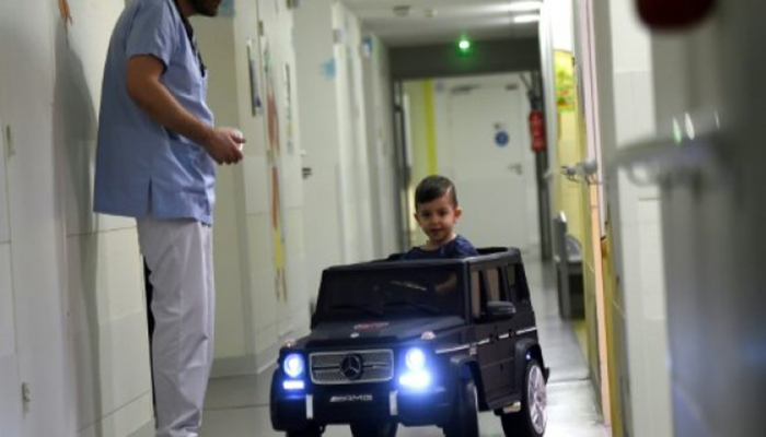 Mini cars drive away children’s fears of surgery